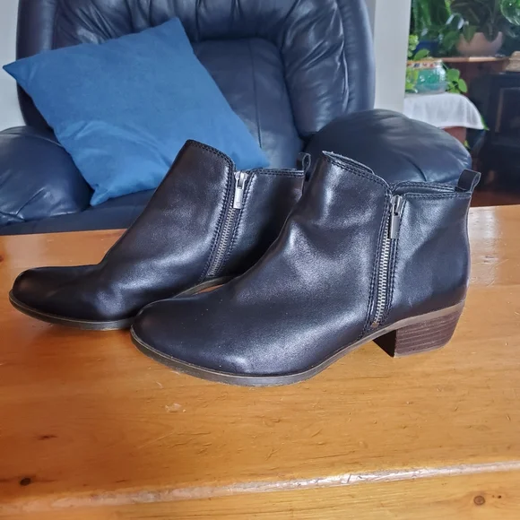 Lucky Brand Leather Ankle Boots Size 10m. - Picture 1 of 7